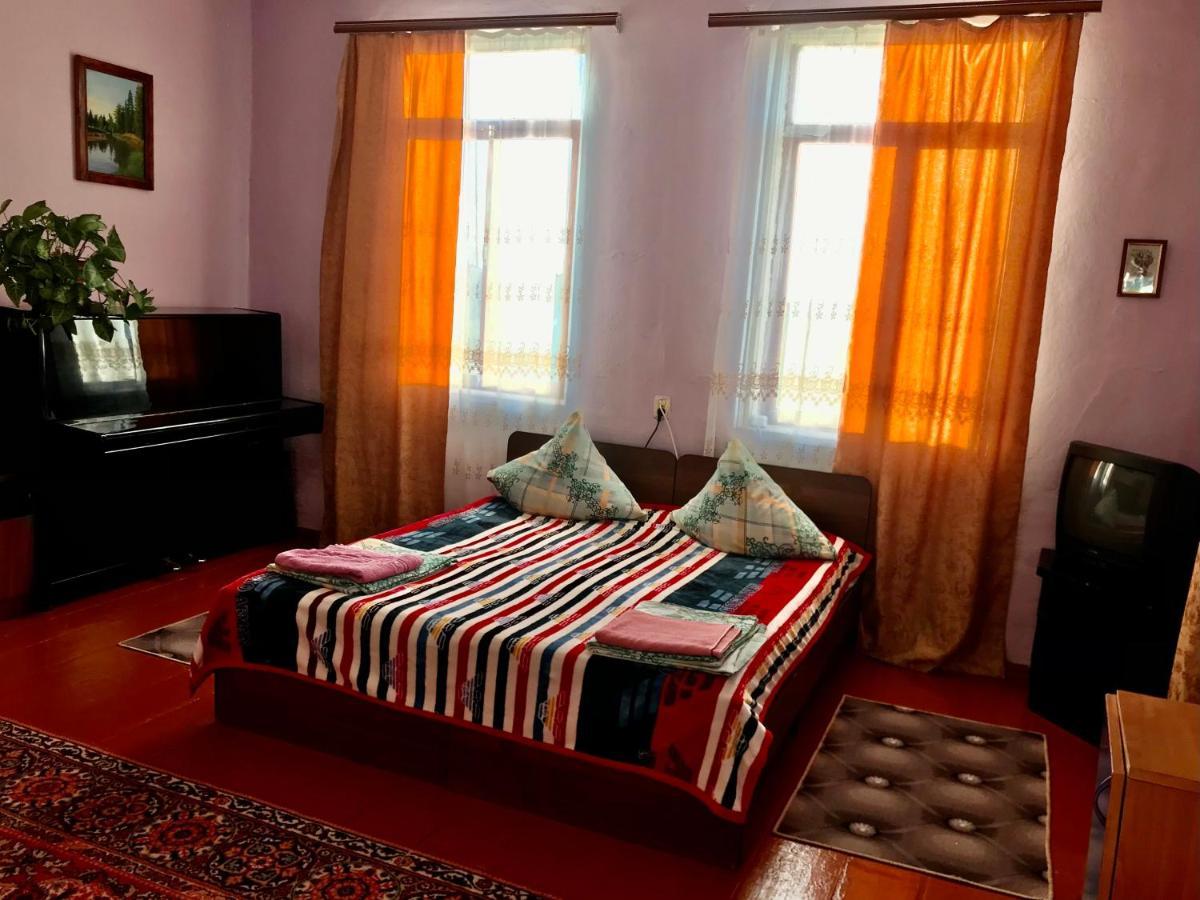 Guest House Anna Sukhumi Exterior photo