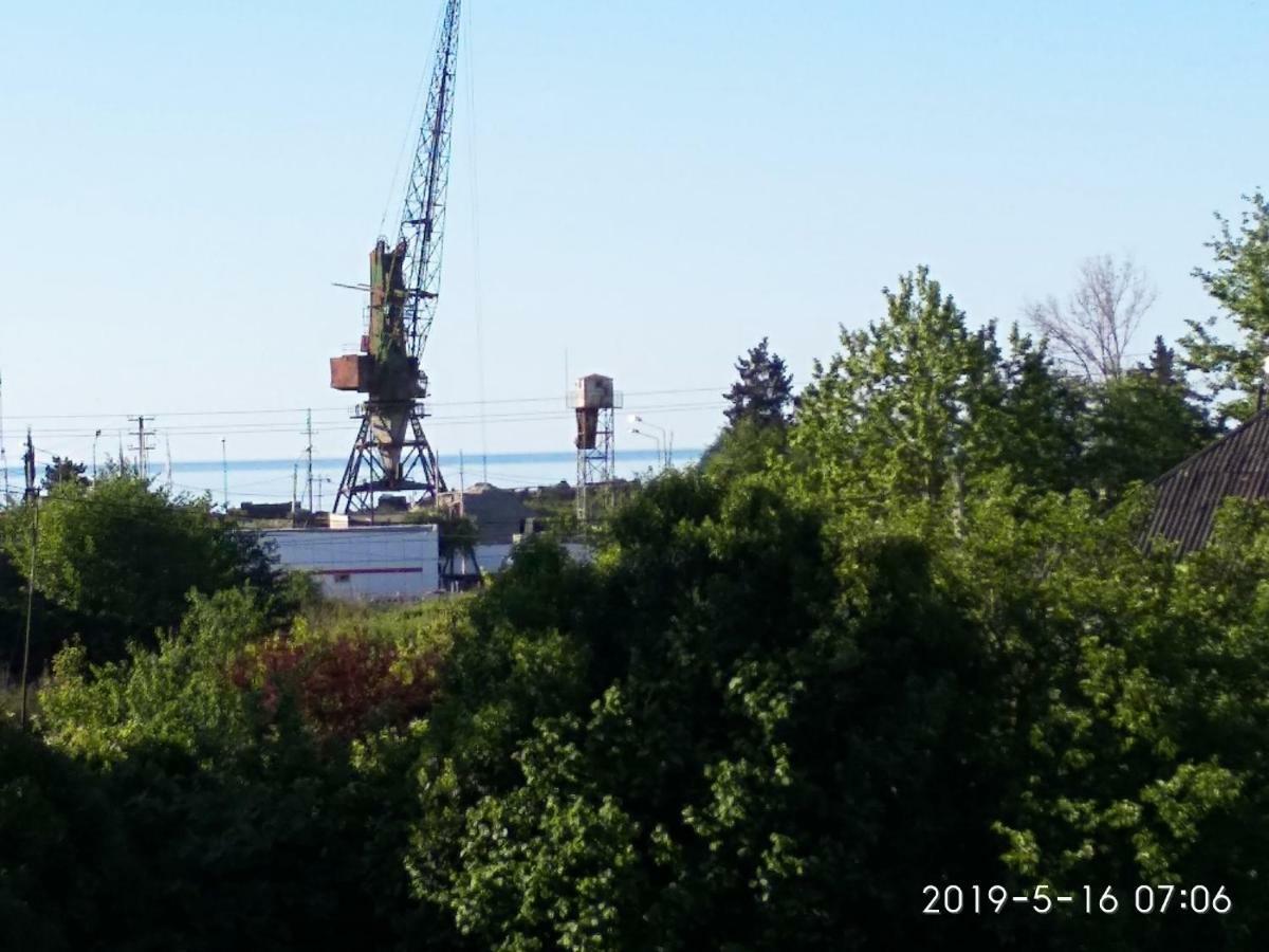 Guest House Anna Sukhumi Exterior photo